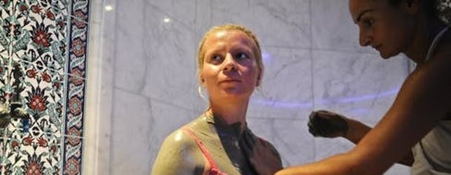 Banho de lama Artemis Hamam, esfoliação e massagem com espuma